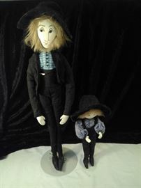 P Buckley Moss Amish dolls, father and child https://ctbids.com/#!/description/share/110033