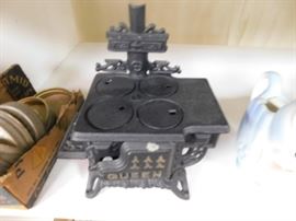 Queen Cast Iron Miniature Stove