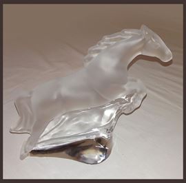 Attractive Glass Horse Sculpture 