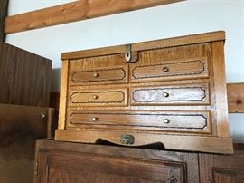 Thomas tool or collectors chest