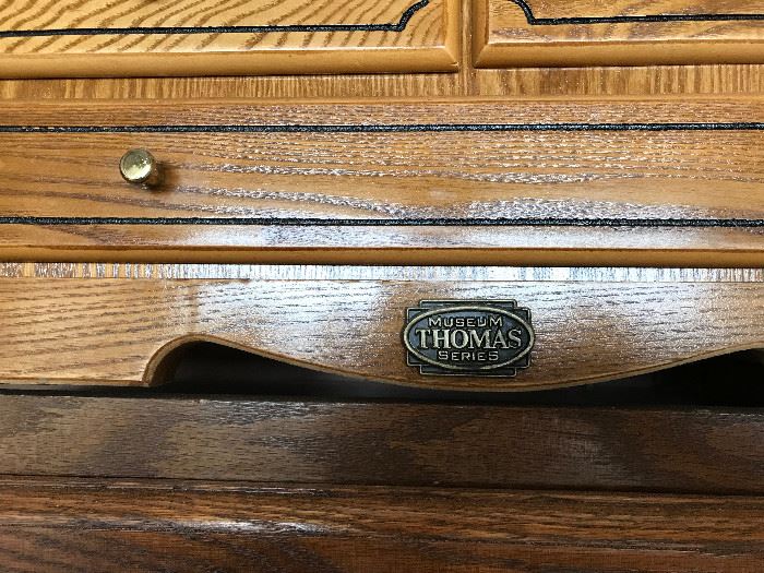 Museum series Thomas Chest with Glass top display case