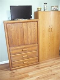 Oak Gentleman's wardrobe - wood cabinet
