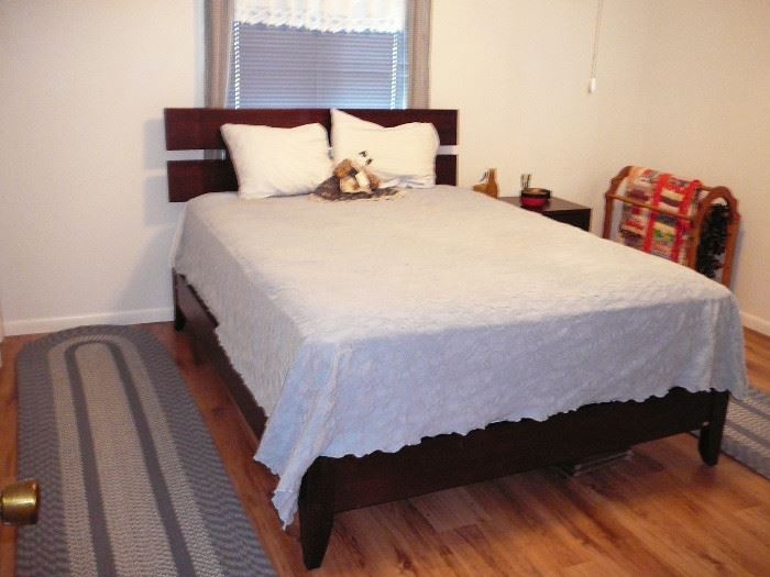 nice modern brown queen bed 