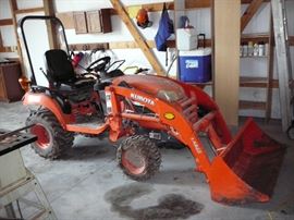 2012 Kubota BX 2660 4wheel Drive Diesel Tractor with Front loader - 246 hours