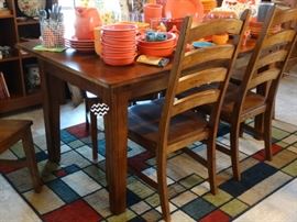 Vers-a-table and 6 chairs with 3 leaves