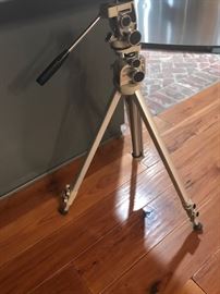 camera tri-pod