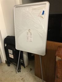 New in Box (6 magnetic white boards with built-in easels and trays)