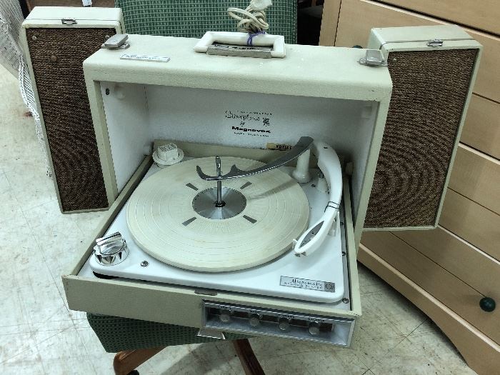 Stereophonic by Magnavox, portable turntable and speakers