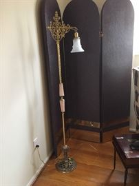 Vintage Floor lamp with pink and brass accents, great condition