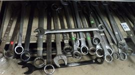 Large Wrenches up to 2-1/2 inches