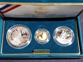 #456: United States Mint Columbus Quincentenary "1992 Three Coin Proof Set" Gold Five Dollar Weight = 8.359 grams .900, Silver Dollar Overall Weight = 26.73 grams .900
Columbus Quincentenary "1992 Three Coin Proof Set" Gold Five Dollar Weight = 8.359 grams .900, Silver Dollar Overall Weight = 26.73 grams .900