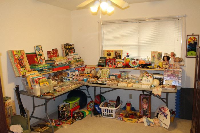 This room is AWESOME! Vintage toys and boardgames! Does Anyone remember Rat Fink Charms? We got'em. Lots of surprised in this room!