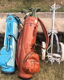 ESS045 Golf Clubs & Bag Boy
