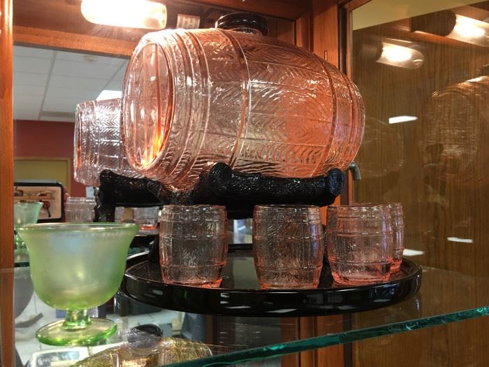Depression Glass barrel with glass barrel stand and glasses
