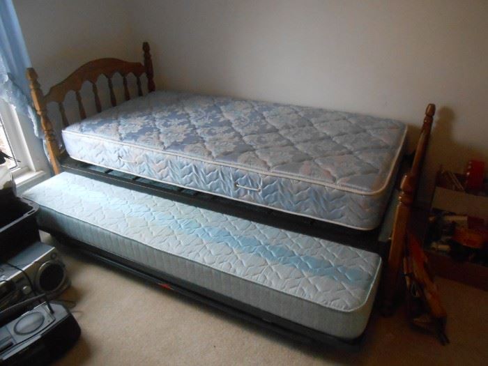 Twin bed and trudle