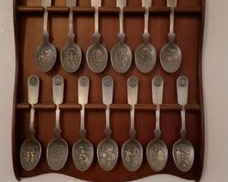 Franklin Mint pewter 13 colonies collector spoons.