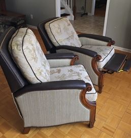 Three-way reclining chairs.  Very good condition.  Unmatched comfort.  Dimensions:  30 x 37 x 41.