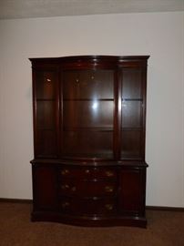 Vintage mahogany china cabinet w/curved glass