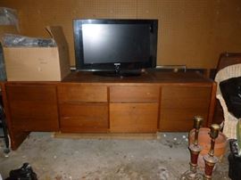 Mid-Cetury Modern Credenza