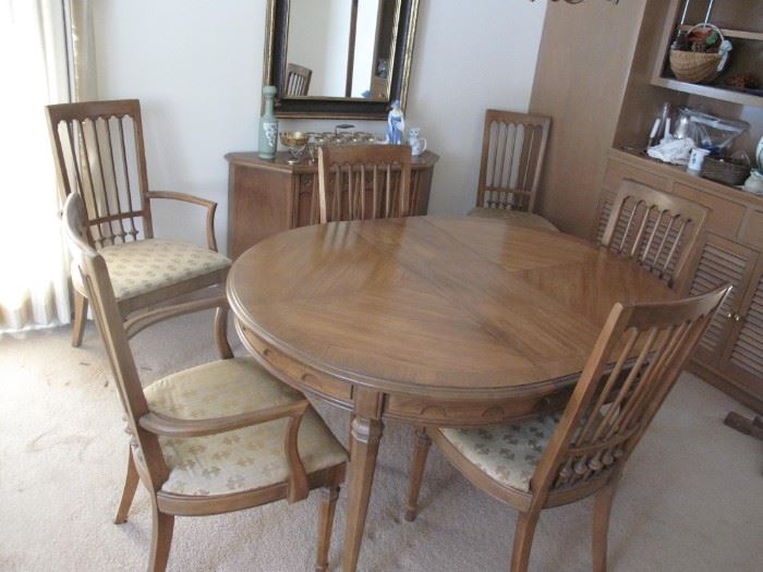 Dining Table 6 Chairs 3 Leaves & Pads