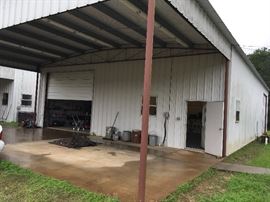 Another barndominium with something for everyone!