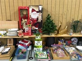 John Deere Dishes & Christmas Decor