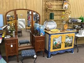 Rooster Motif Baker's Rack & 1988 Arthur Court Turkey Platter