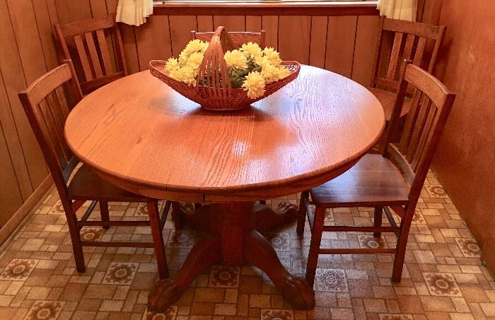 Solid Oak Kitchen Table & 5 Chairs