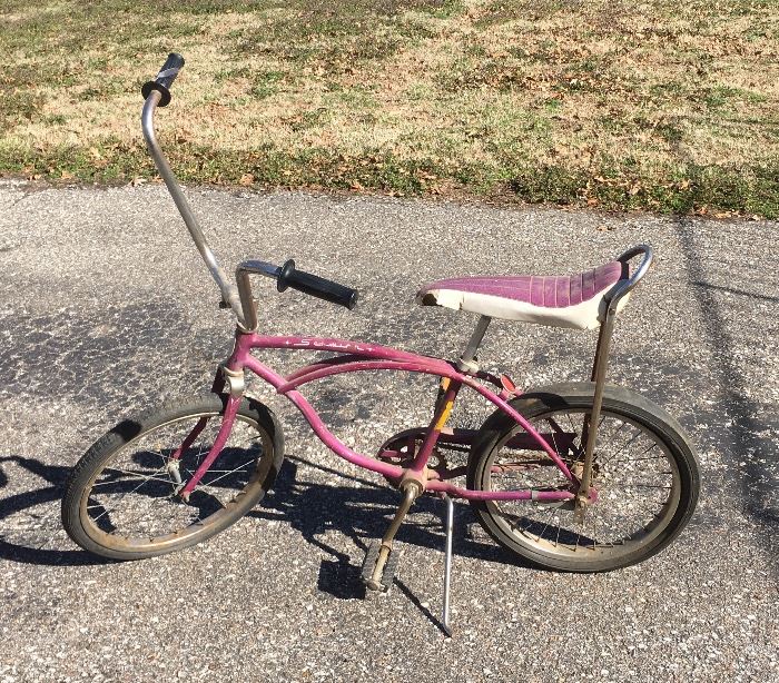 Vintage Schwinn Bicycle *Not locked up! Needs new tires- PRICE REDUCED!!!