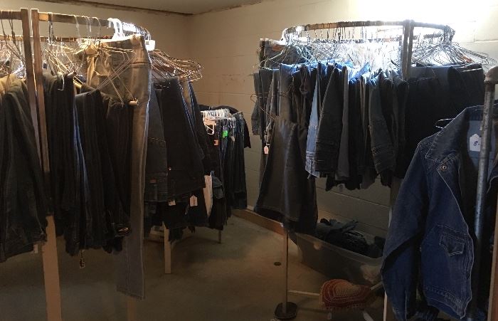 All Vintage Denim Blue Jeans Are Just $1 each!!! (Jean Jackets Priced Separately) Hundreds of Pairs! Unbelievable Selection!