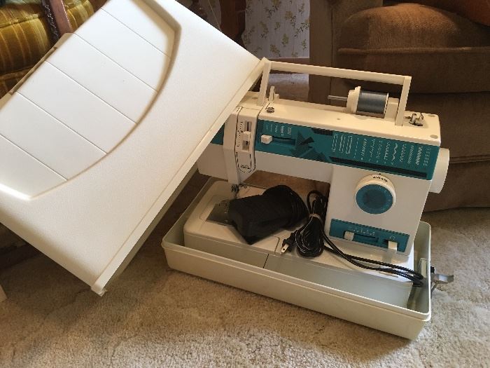 Singer Sewing Machine Model 9410