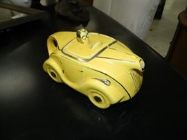 Same vintage 1930's teapot