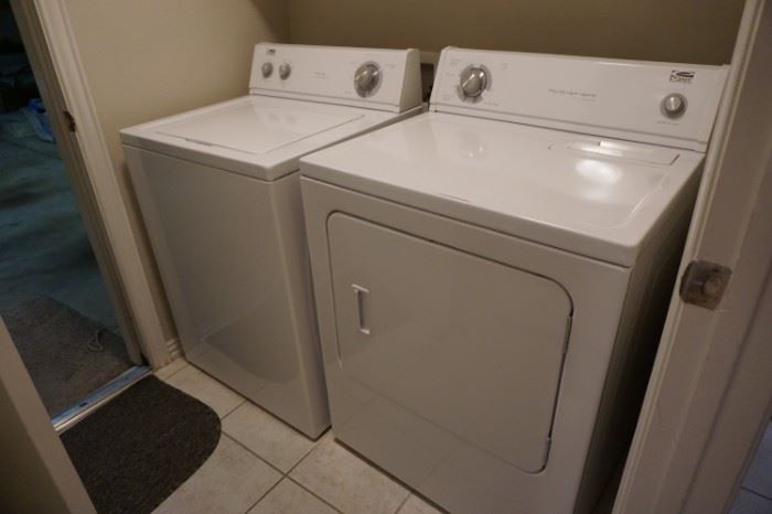 Washing Machine/ Dryer                                                                                Estate by Whirlpool Corporation