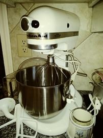 Kitchen aid stand mixer