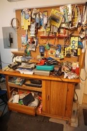 Workbench with grinder and vise