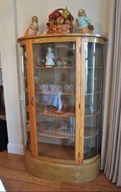 Curved glass curio