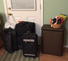 Luggage, Hamper, Assorted Toiletries