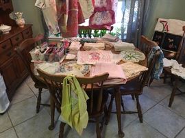 FUN Vintage Linens - LOTS Vintage Aprons