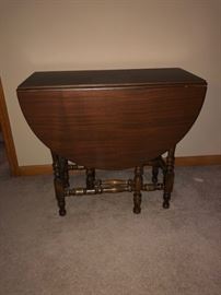 antique oval drop leaf table