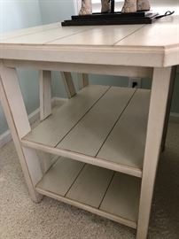 White Wooden Accent/Side Table