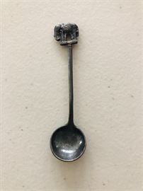 Snuff Spoon, Elephant Detail