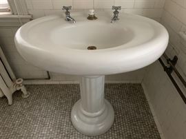 Cast Iron Enameled Pedestal Sink