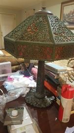 Bradley  Hubbard  Lamp