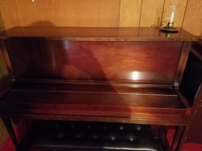 Piano in excellent shape
