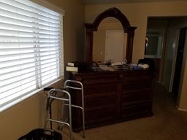 MASTER BEDROOM SET W/ KING BED