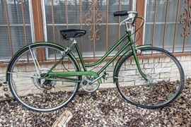 Vintage Schwinn Bike. It's In Impeccable Condition. Needs New Tires: $45.00.