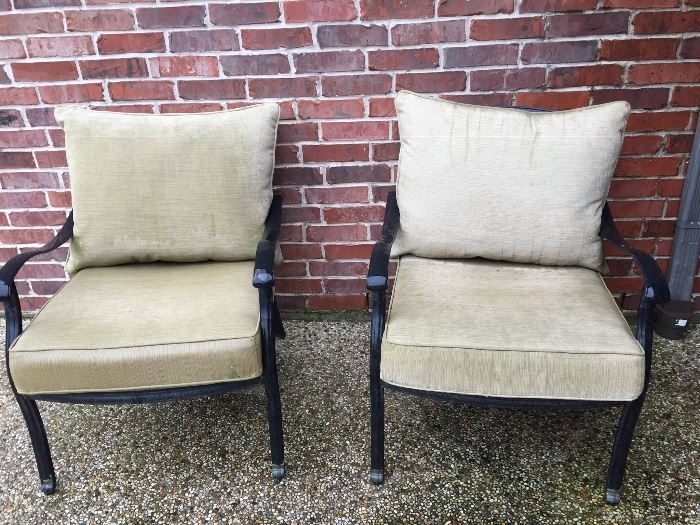 Set of 4 outdoor chairs