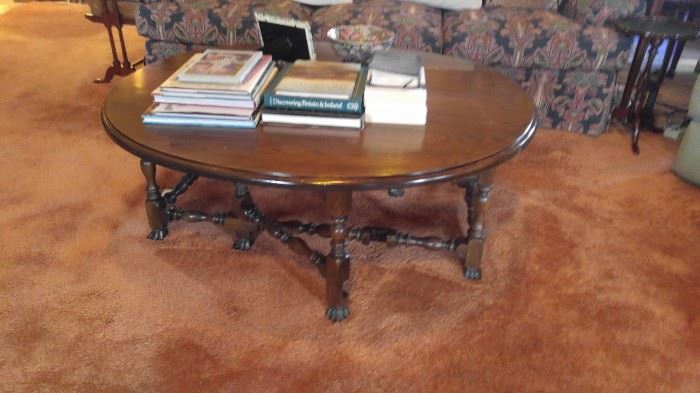 Beautiful gate leg antique coffee table