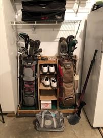 Golf clubs, bag and Caddy