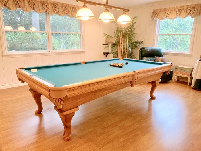 Southwestern-Style Pool Table in Beautiful Condition,  Complete with Cues , Balls, Chalk, and Caddy ...(Think of Dads and Grads)